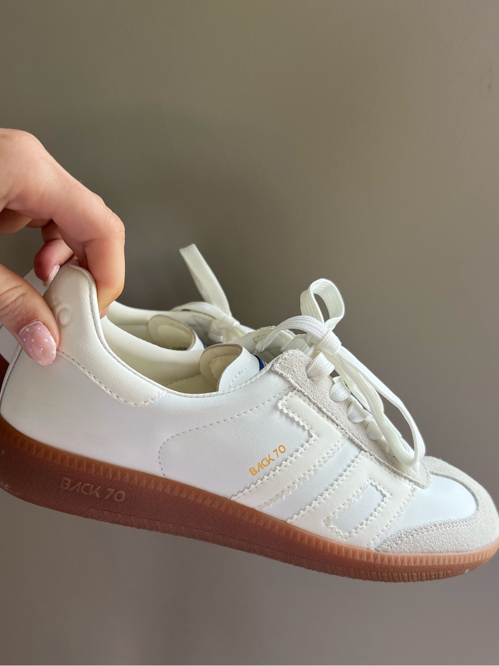 White Back 70 Sneakers - Picture 2 of 10